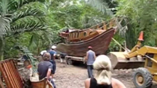 Aurora Delfin II Refit & Move 2008/09 смотреть онлайн