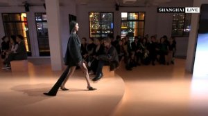 Prada Весна/Лето 2022 - показ моды в Милане