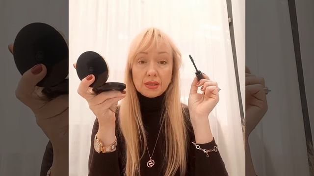 Тушь The one с эффектом гипнотического взгляда смотреть онлайн