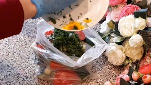 Быстрые малосольные огурцы и помидоры в пакете/Рецепт вкусных хрустящих огурцов
