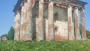Ширинье. Руины храма