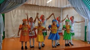 русский народный танец "Русские матрешки" младший хореографический коллектив.