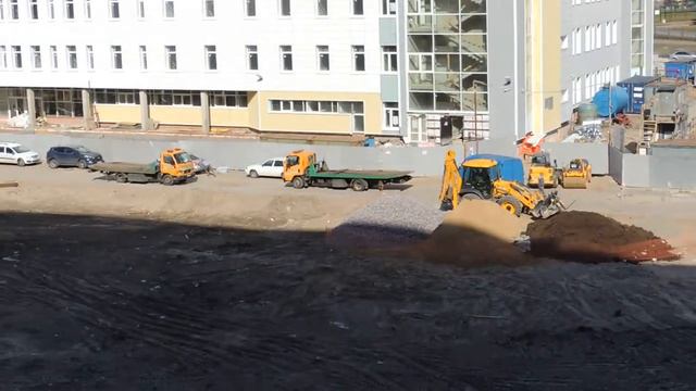 2 Эвакуатора привезут Спецтехнику на стройку видео