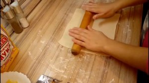 Слоеный пирог с картошкой и сосисками