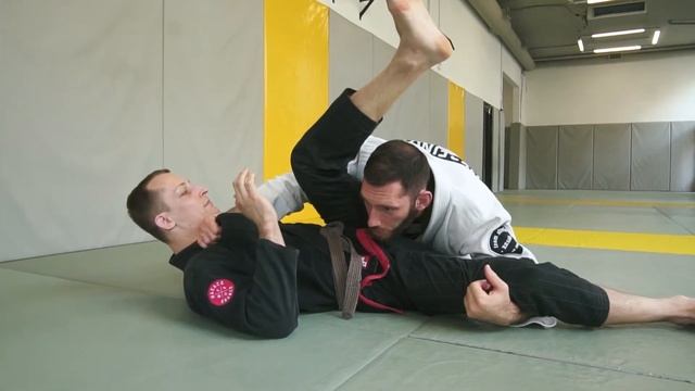 X-Guard sweep в Бразильском Джиу-Джитсу. смотреть онлайн