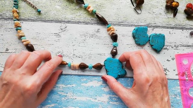 Скучный камень, а украшения весёлые. Тигровый глаз. смотреть онлайн