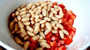 Салат из белой консервированной фасоли