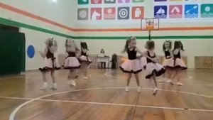 ТАНЕЦ В ДЕТСКОМ САДУ "КОШКА БЕСПОРОДНАЯ"