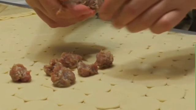 Техника быстрой лепки пельменей