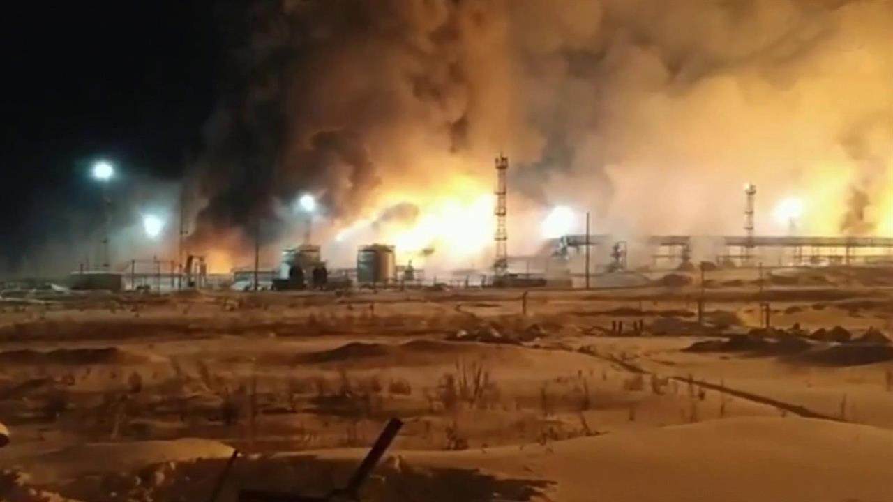Семь человек пострадали в результате пожара на Мар...оконденсатном месторождении в Иркутской области