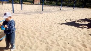 Измаил. Детская площадка возле крепости на берегу Дуная. Место для спорта и отдыха для взрослых