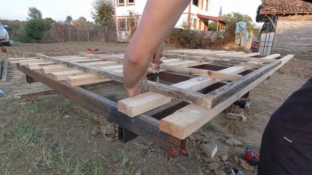 Tiny House #2 || Karavanın Ahşap Duvar İskeletlerini yapıyorum // Ağaç ev // TinyHouse Wall Framing смотреть онлайн