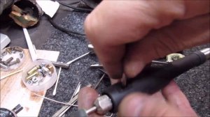 Заточка ножниц на коленке. Замена винта.