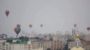Большие воздушные шары в небе над г. Орёл - фестиваль воздухоплавания