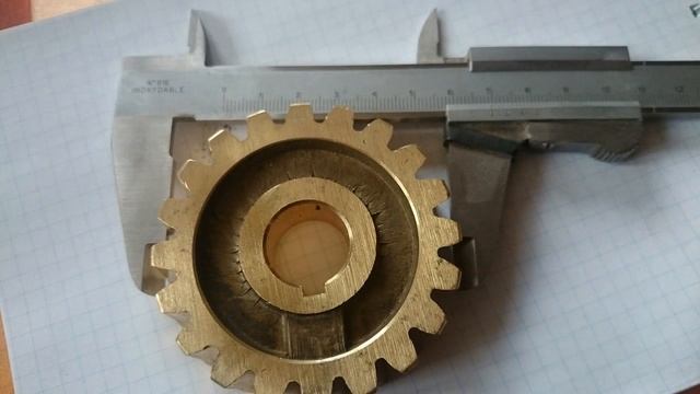 Снегоуборщик ELITECH CM 7, замена шестерни редуктора шнека смотреть онлайн