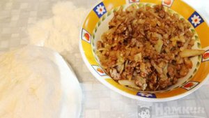 Расстегаи с мясом и капустой