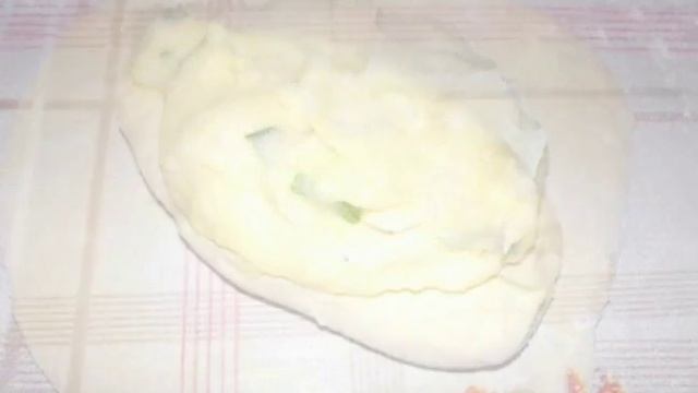 Жареные пирожки с начинкой из картошки с зеленым луком смотреть онлайн