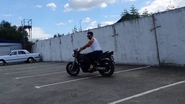 Suzuki bandit 400v жгём резину смотреть онлайн