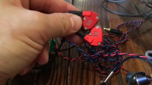 REVIEW: KZ ZSR with a special appearance by KZ ZS5 v1 KZ ZS6 and 1More Triple Driver