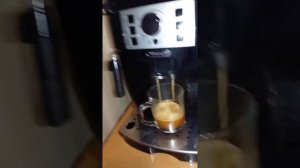 Работа кофемашины Delonghi 22.110
