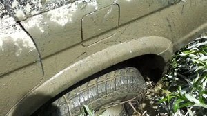 Montero Sport застрял в  грязи на бездорожье. Часть 3