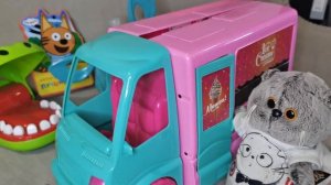 ИГРУШКИ БАСИКА / БАСИК ПОКАЗЫВАЕТ 3 ЛЮБИМЫЕ ИГРУШКИ #БАСИК #КОТБАСИК #БАСИКИ2021