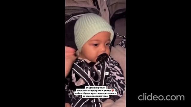 «Познаем мир»: Юлия Ефременкова показала, как дети встречают ее после прогулки