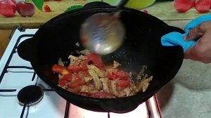 ЖАРЕНЫЙ ЛАГМАН В КАЗАНЕ НА ОГНЕ