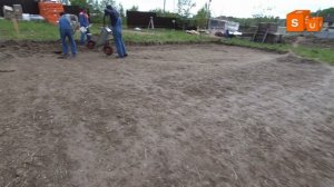 Копаем котлован под ленточный фундамент дома Сумароково