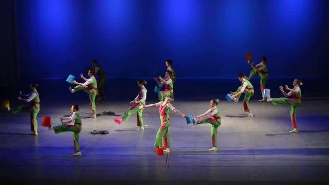 ЦКиО - На юбилее ансамбля Талочка