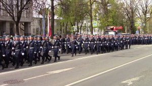 Прохождение десантников после парада.