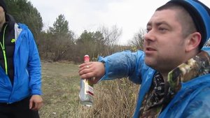 Как разбить бутылку рукой.