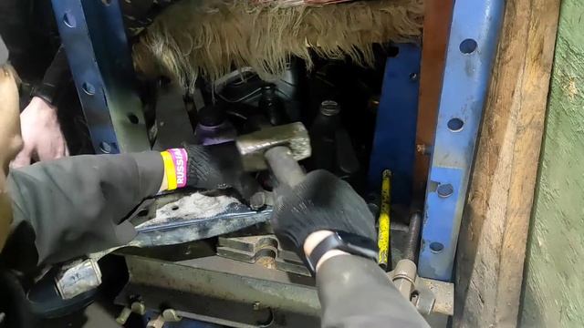 KIA RIO Ремонт передней ходовой части. замена Сайлент блоков и шаровых опор Ступичный ILJin люфтит смотреть онлайн