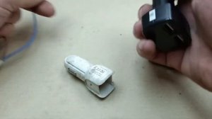 Как нас "налюбливают".  Зарядное в прикуриватель авто.