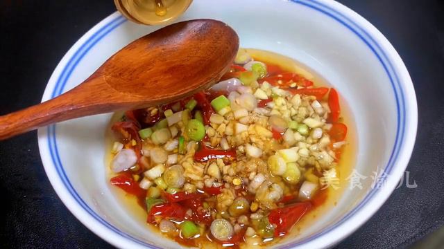 涼拌豆腐皮，直接下鍋焯水就錯了，教你飯店不外訣竅，鮮嫩又入味【美食渝兒】#涼拌豆腐皮 #涼拌豆腐皮料理 #涼拌豆腐皮食譜 #涼拌豆腐皮的做法 #涼拌豆腐皮煮法