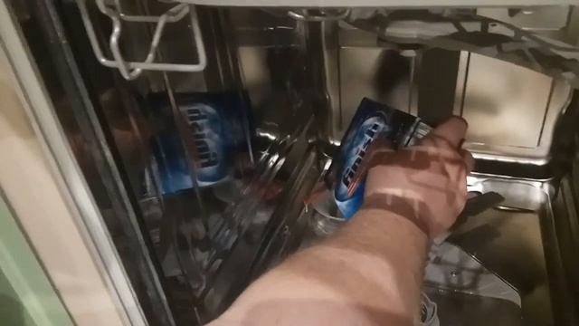 Как за 1.5 минуты засыпать соль в посудомоечную машину Бош. смотреть онлайн