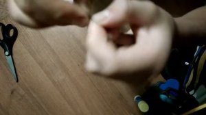 Как исправить разорванную струну от гитары.