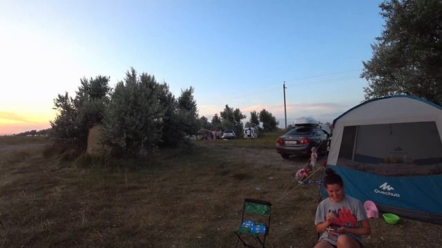 Как мы жили месяц в палатке Крым/Думали палатки унесёт/ Встретили грозу на косе Беляус/ Черноморско