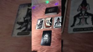 Снитесь ли Вы загаданному человеку. Общее онлайн гадание на картах таро