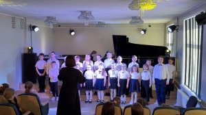 Исп. хор младших классов Музыка и слова Е.Заборонок "Эхо" (солистки Меланья Мамай, Дарья Коновалова