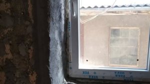 ПОДГОТОВКА ОКОННОГО ОТКОСА ПОД ОБЛИЦОВКУ part 1.Штукатурка, сетка на  стену из шлака своими руками.