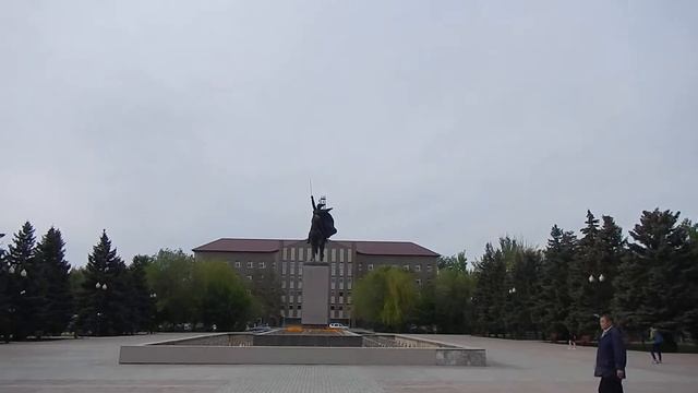 Город Уральск | Обзор на ЖД вокзал и площадь