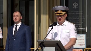 Сергей Лебедев вручил дипломы выпускникам Волгоградской академии МВД России