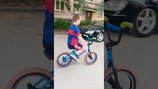 катаемся без рук ? #тигран #bmx #бмх #новосибирск #sports #трюки #youtube #безрук #спорт #дорога