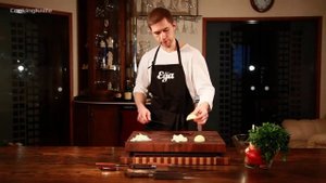 Рецепт,способы нарезки репчатого лука ножом.Как нарезать лук?