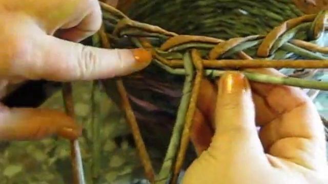 ▬► Плетение из газет загибки. Часть V/1 смотреть онлайн