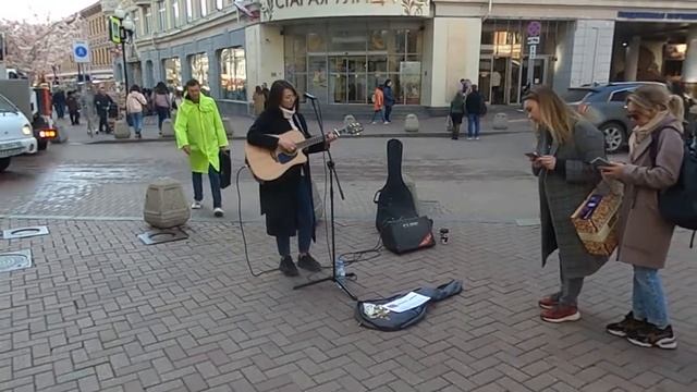 Pizza- Улыбка. Cover. Кавер. Живое выступление на Арбате в Москве Music. WorldSun смотреть онлайн