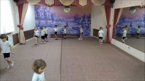 Упражнение - Подскок и мелкий шаг. Ритмика для детей.