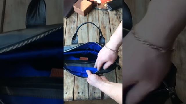 Сумка из кожи для документов и ноутбука смотреть онлайн