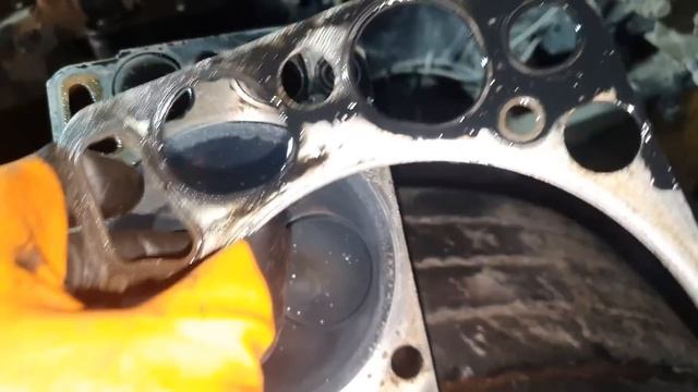 Двигатель Ман D2866, течь антифриза из под 5й головы! смотреть онлайн